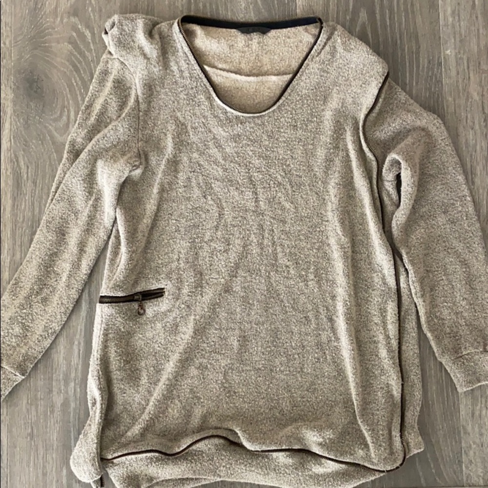 Super Unique All Around Zipper Sweater
